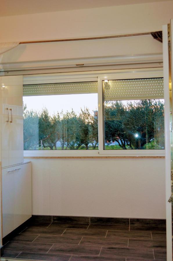 Mihaela Studio Apartmans 150M Near The Beach Kaštela 외부 사진