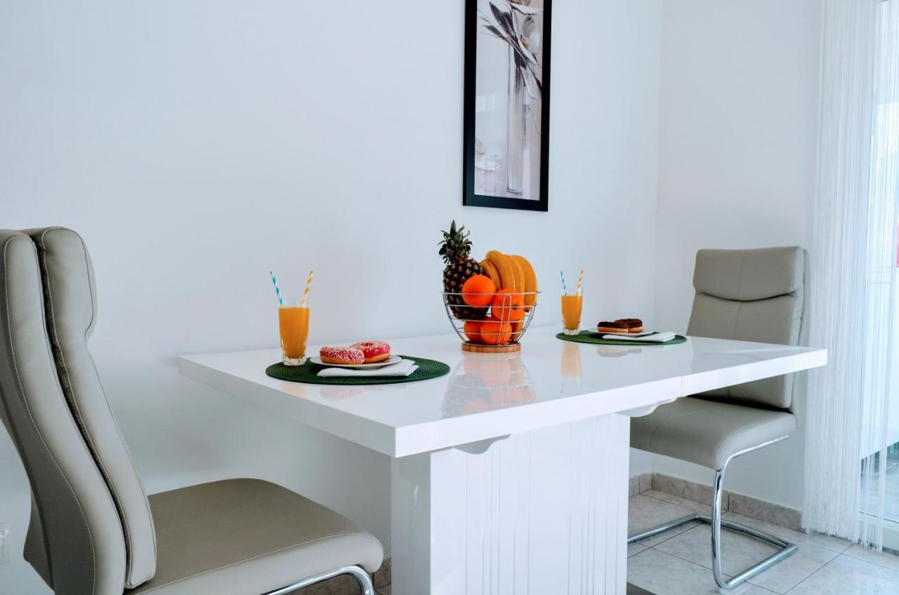 Mihaela Studio Apartmans 150M Near The Beach Kaštela 외부 사진