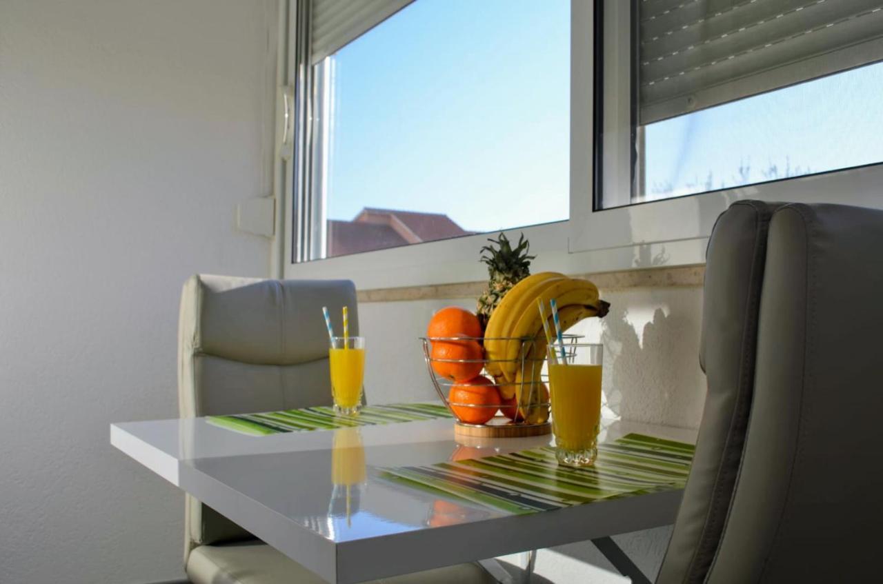 Mihaela Studio Apartmans 150M Near The Beach Kaštela 외부 사진