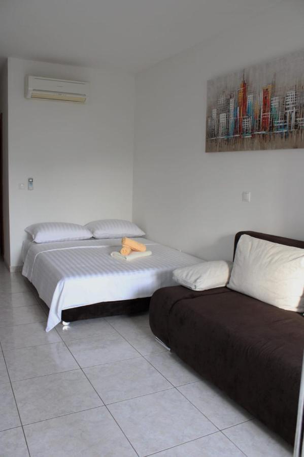 Mihaela Studio Apartmans 150M Near The Beach Kaštela 외부 사진